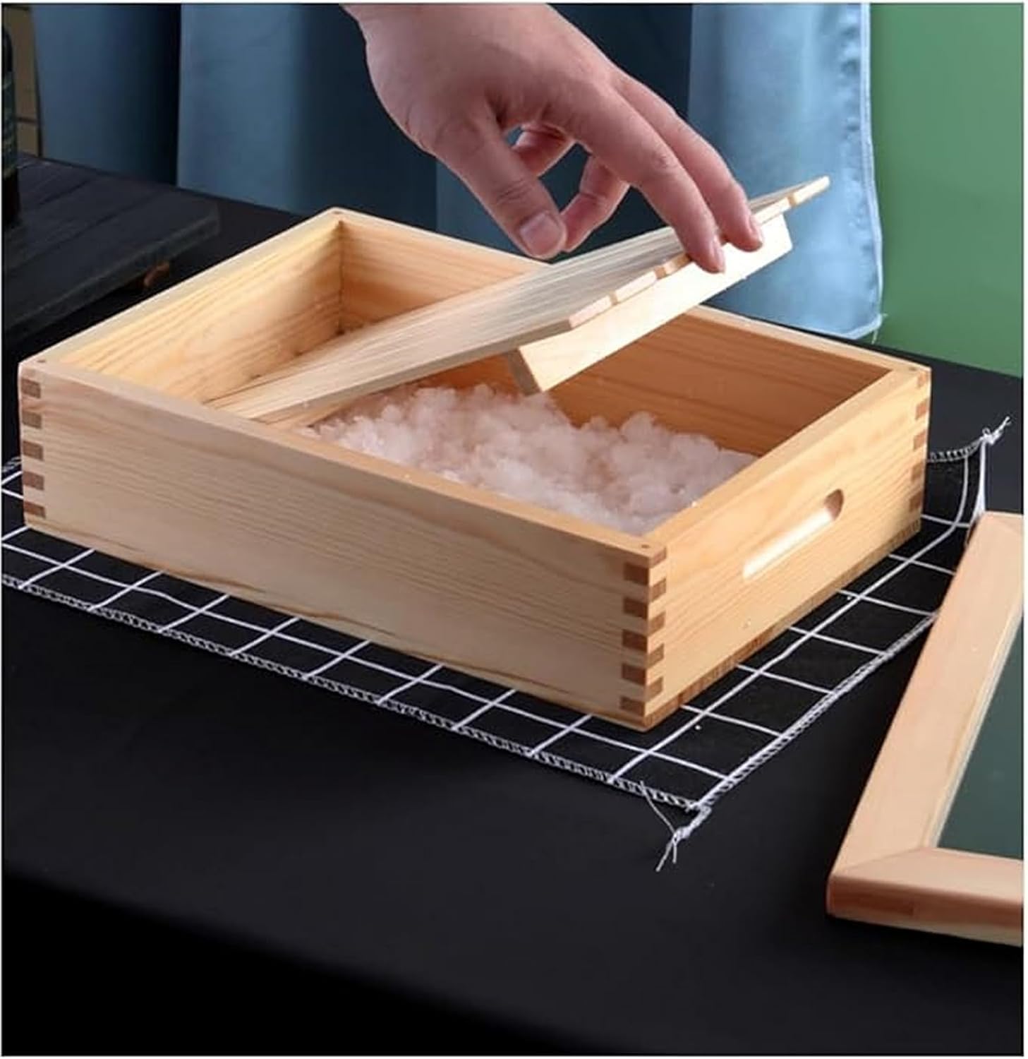 漆器重箱 小物入れ 値下げ中！！】花鳥模様の漆器 重箱 小物入れ