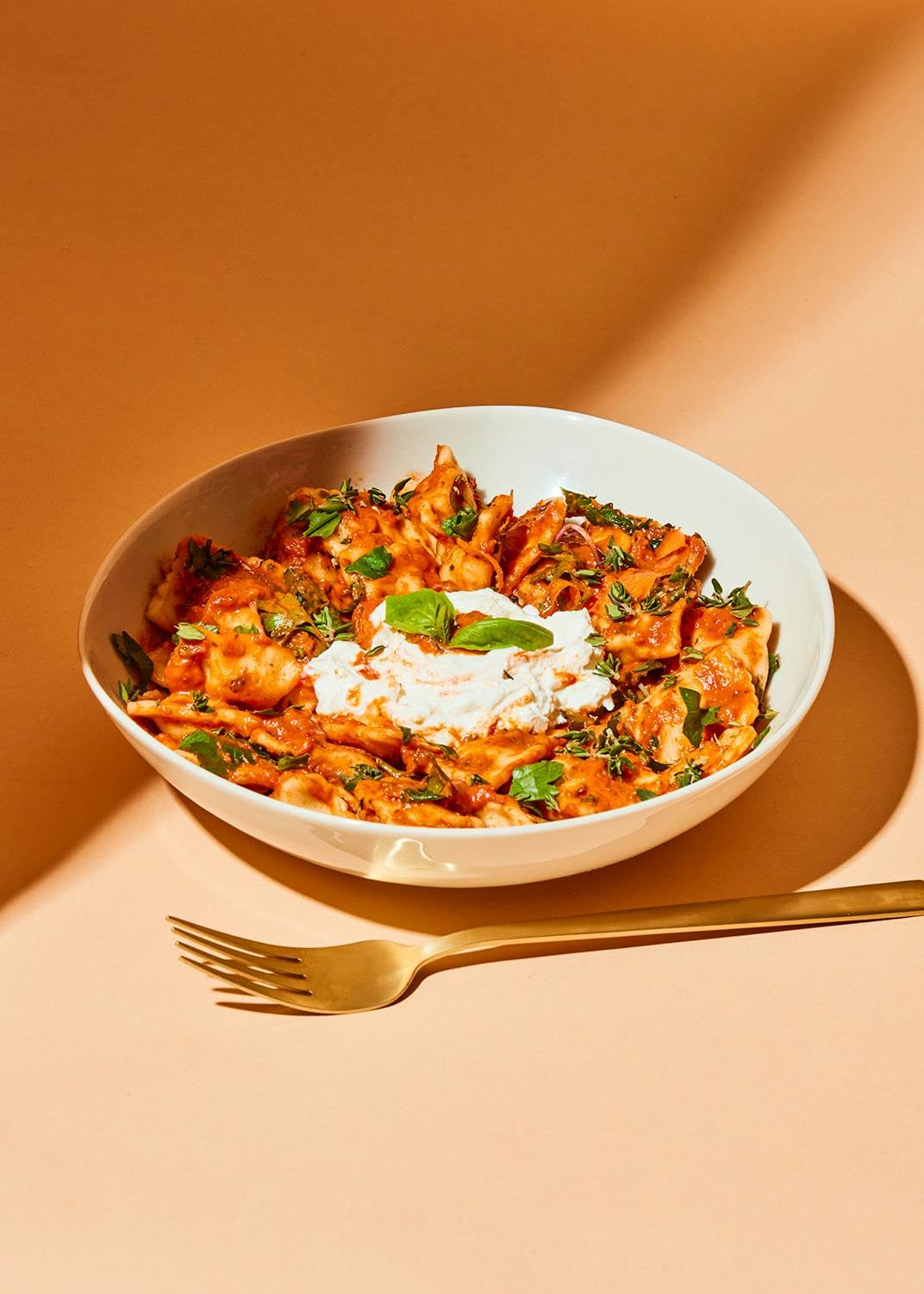 KoRo - Ravioli con pomodoro e ricotta bio 12 x 250 g - Pasta con ripieno mediterraneo - Vegetariana - Veloce da preparare - Si conserva fuori dal frigo