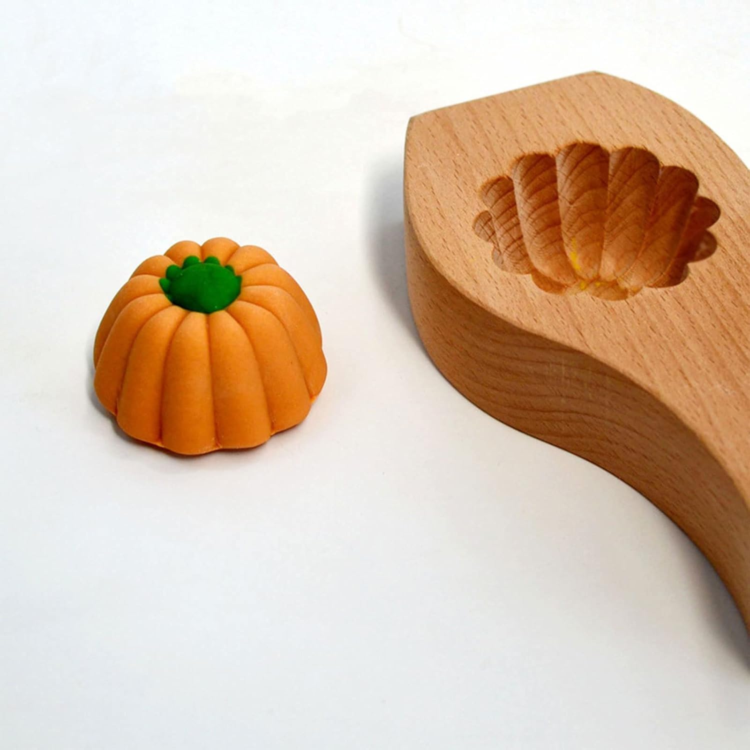 Carved Round Wooden Flower Pattern Eco-Environmental Baking Decoration Tools Cake Round Family Cookie Stamps For Baking