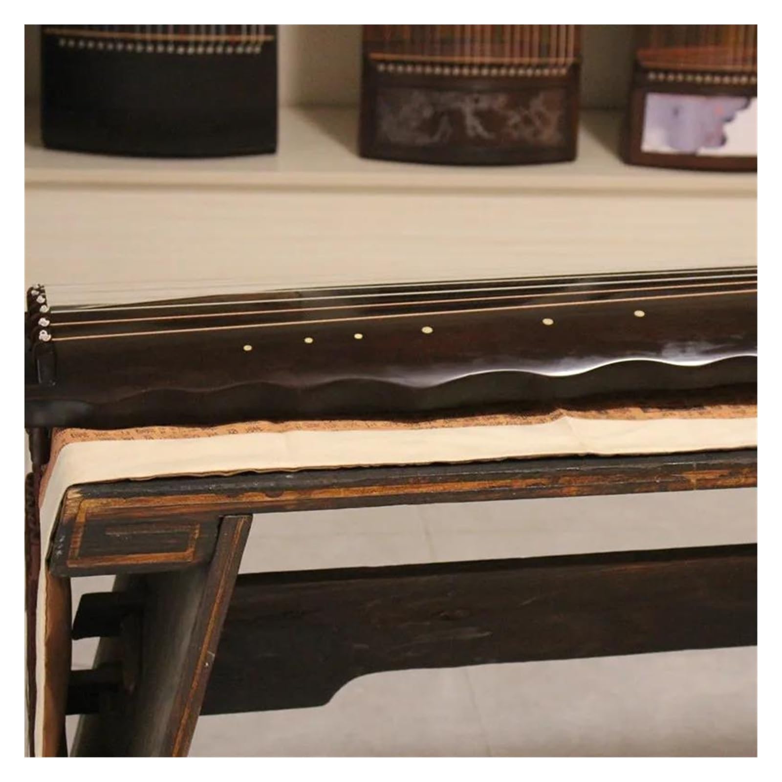 Profesjonalny Instrument Strunowy Guqin Guqin Tradycyjny Siedmiostrunowy Instrument Wykonany Z Drewna Cedrowego I Lakierowany W Celu Zapewnienia Profesjonalnej Wydajności