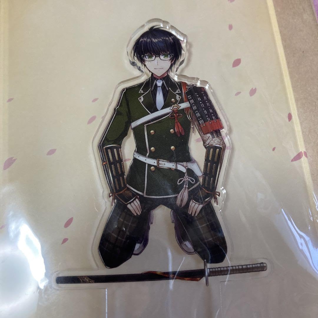Amazon.co.jp: 刀剣乱舞 篭手切江 アクリルキャラスタンド 跪坐 : おもちゃ