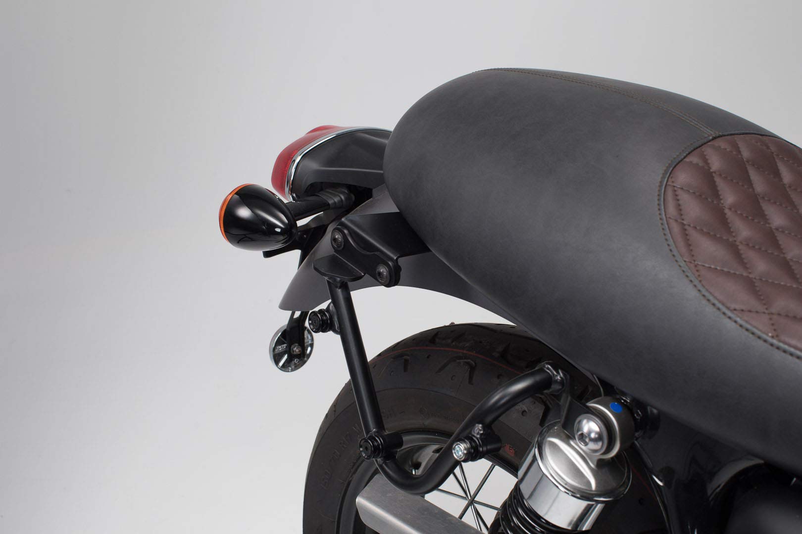 SW-Motech Adapter für SLC Seitenträger links - Für Bonneville T100/T120 (16-) ohne orig. Halteb.