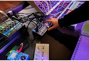 Amazon.com: Zoom LiveTrak L-6 Portable 6-Channel Digital Mixer and