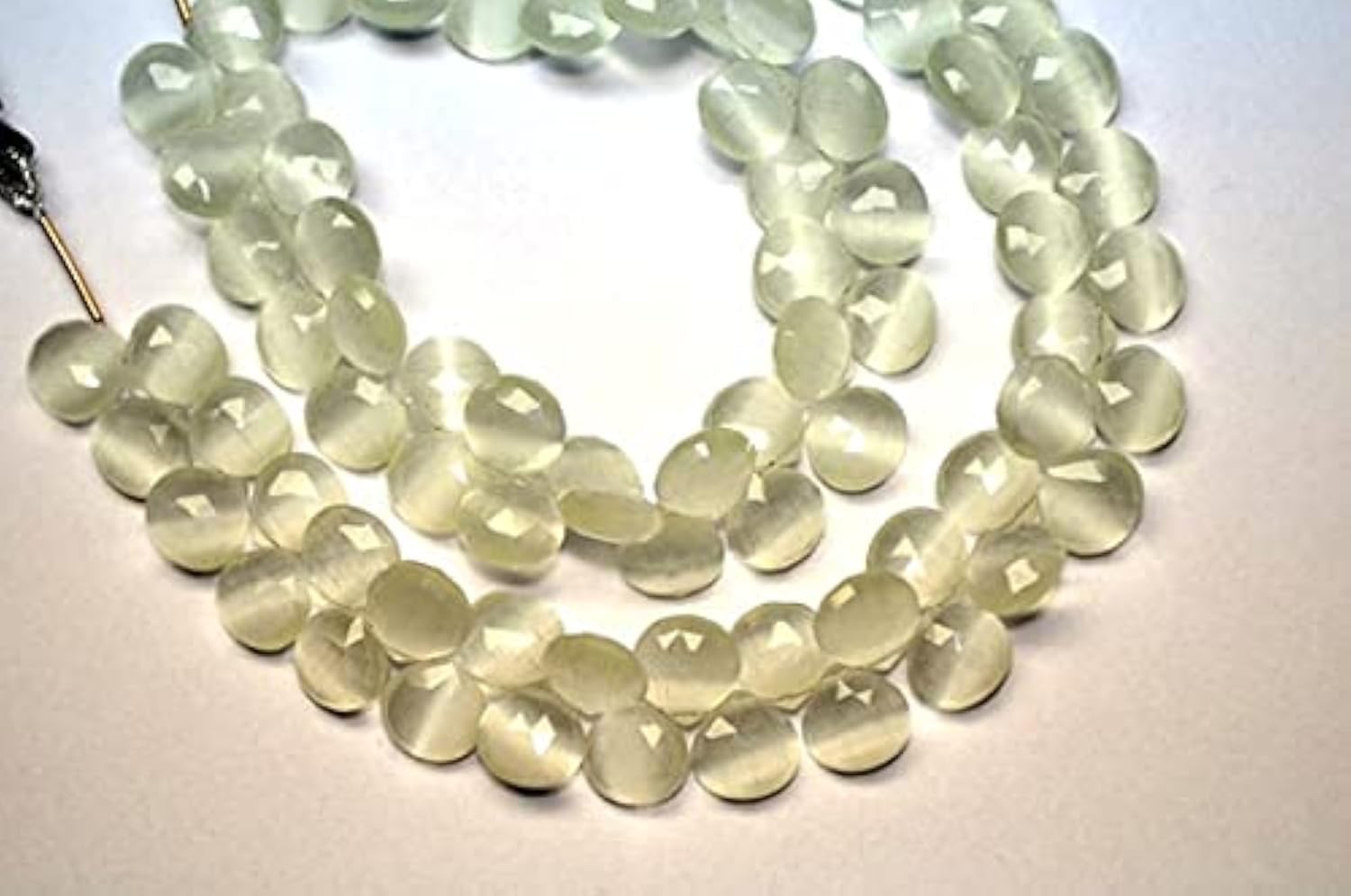 Pierre de lune blanche oeil de chat en perles coeurs 10mm pour remplacer les gemmes ternes