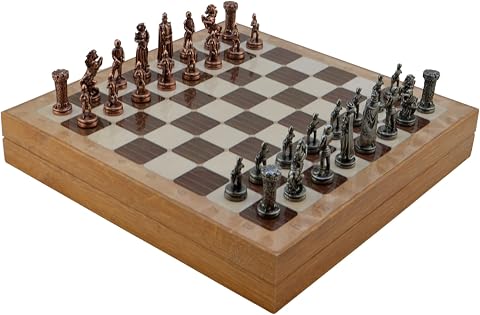 GiftHome Orta Boy Metal İngiliz Satranç Takımı Antik ve Rustik Desenli Sandıklı MDF Tahtası (36x36x6 cm.)