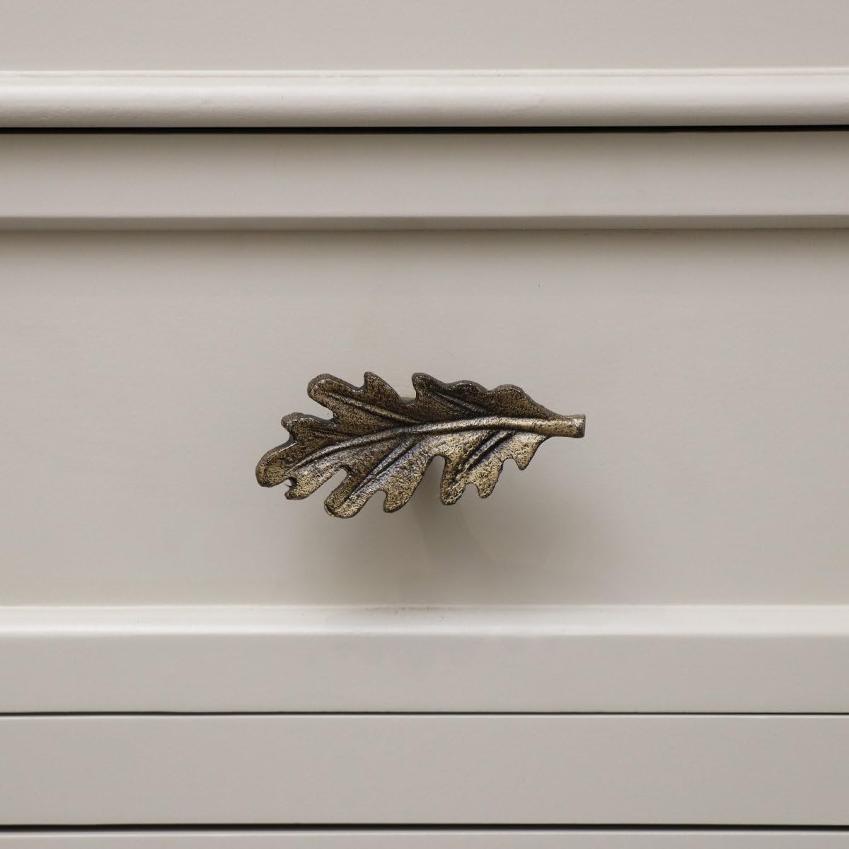 B&Q -  Rustic Oak Leaf Drawer Knob