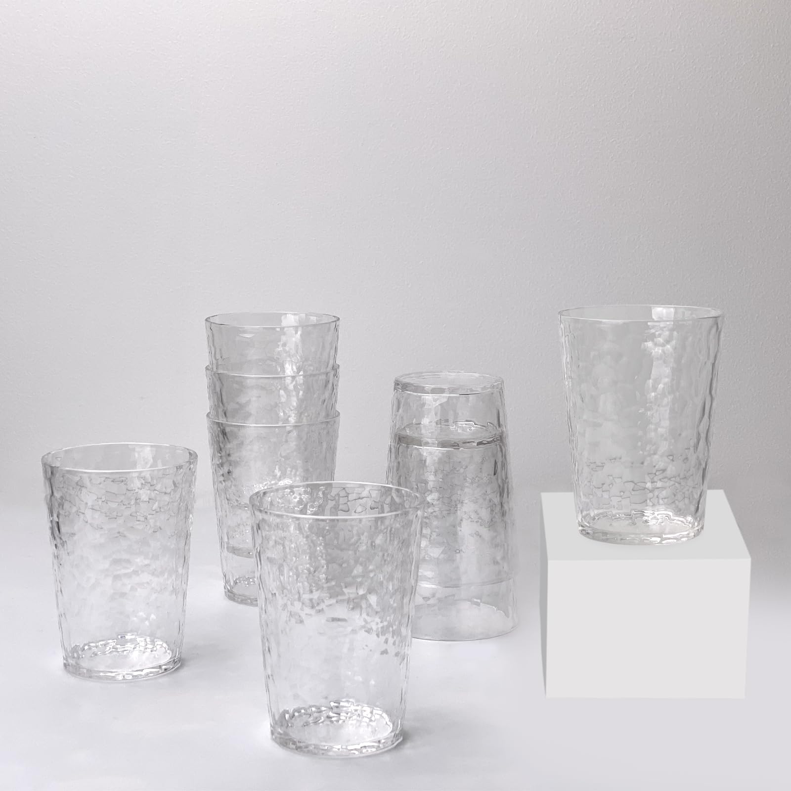 Vasos de plástico de 24 onzas (juego de 8), tazas de plástico reutilizables, tazas acrílicas sin bisfenol A, resistentes a los golpes, interior texturizado, seguro para lavavajillas (color