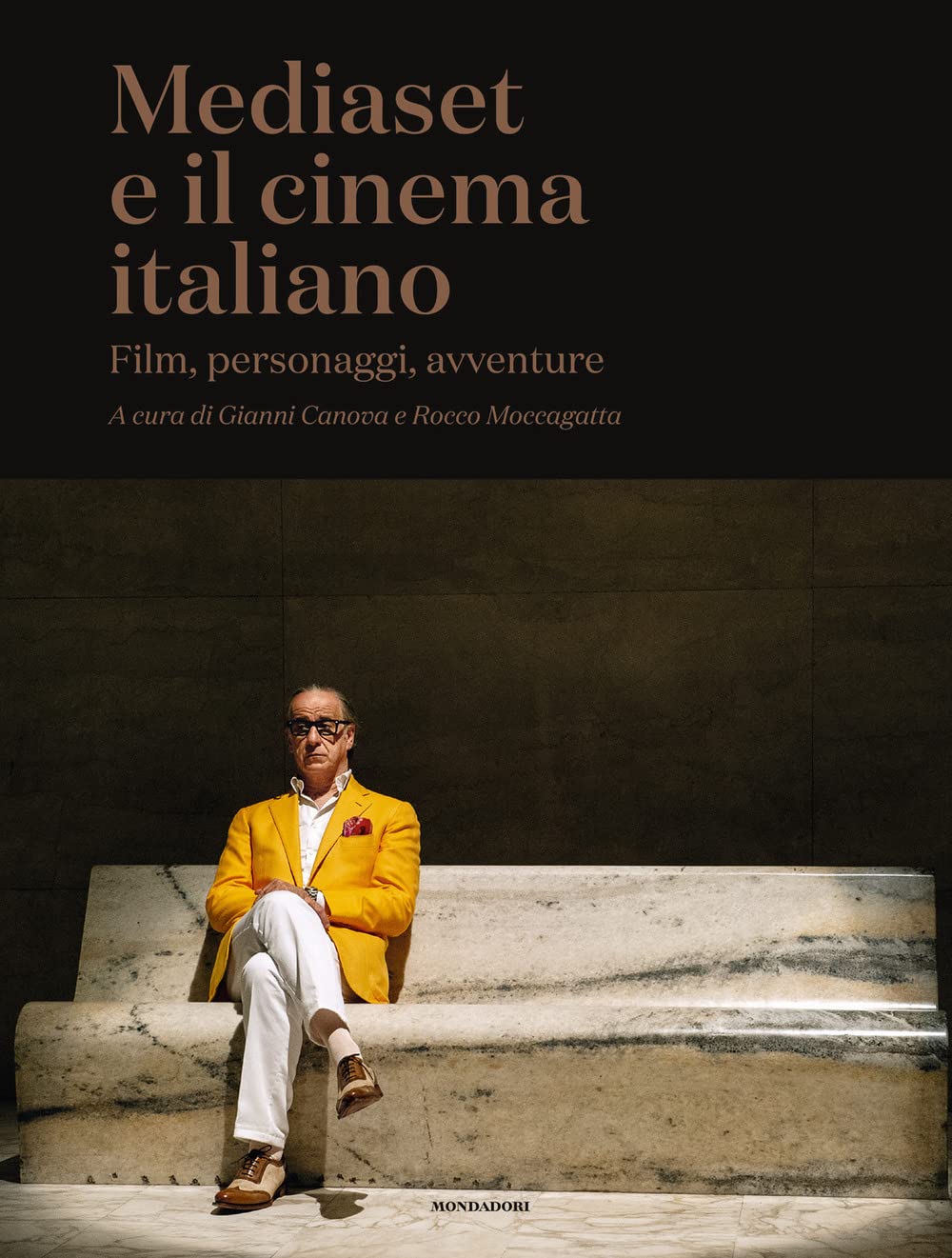Cinéma italien Mediaset : livre sur les films et aventures du septième art