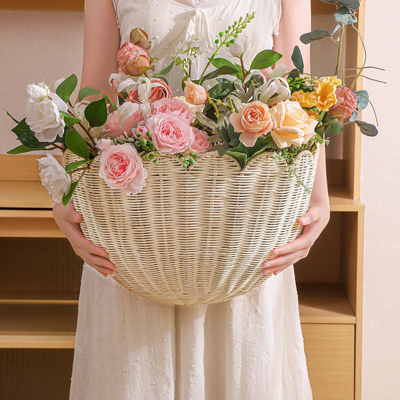 Image of Scalloped Hanging Wicker Baskets for Wall, Scalloped Home Decor, Hanging Woven Rattan Wall Basket for Flowers Front Door Bathroom Storage (Natural)