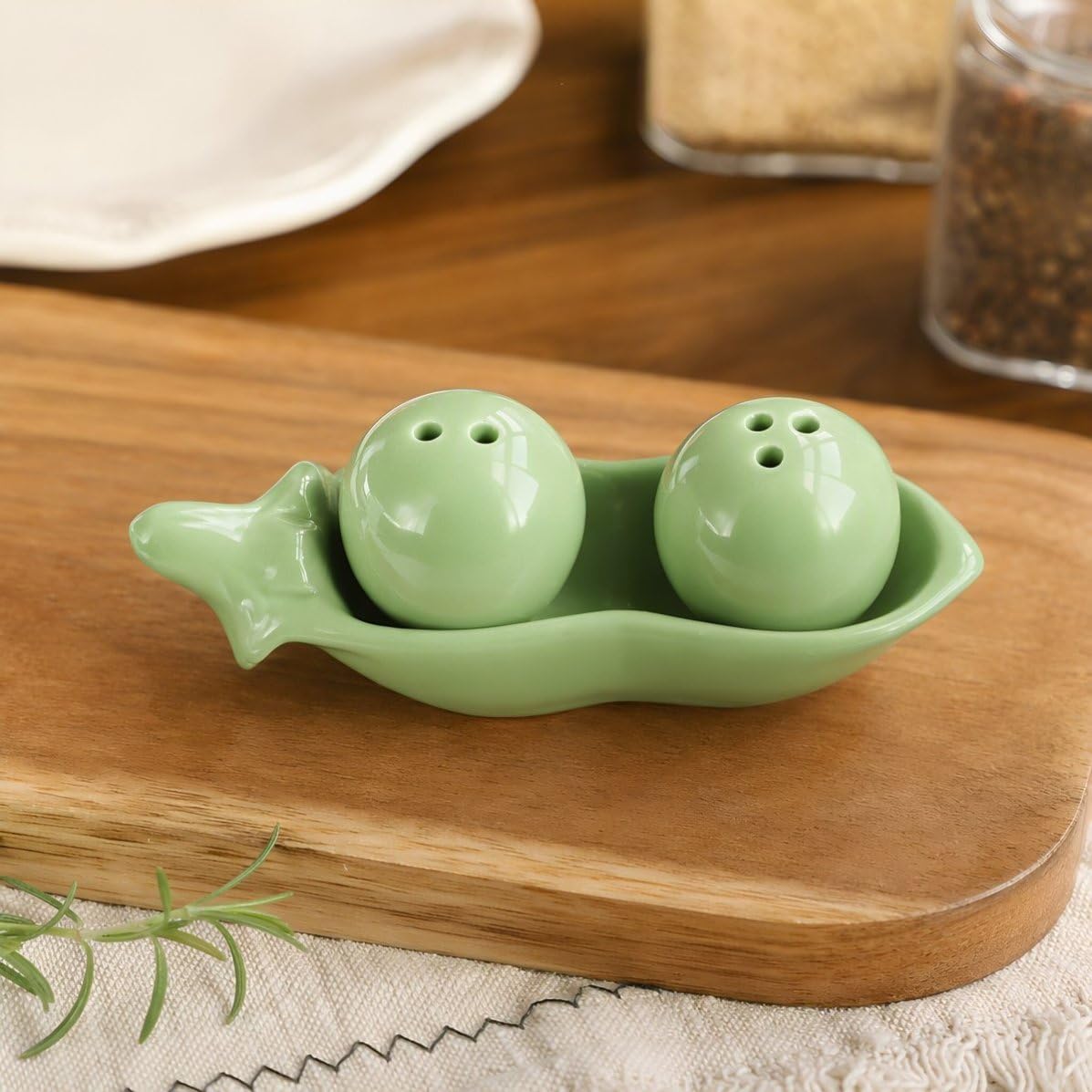 Pea Shape Ceramic Pepper Shaker for Kitchen Countertop Storage