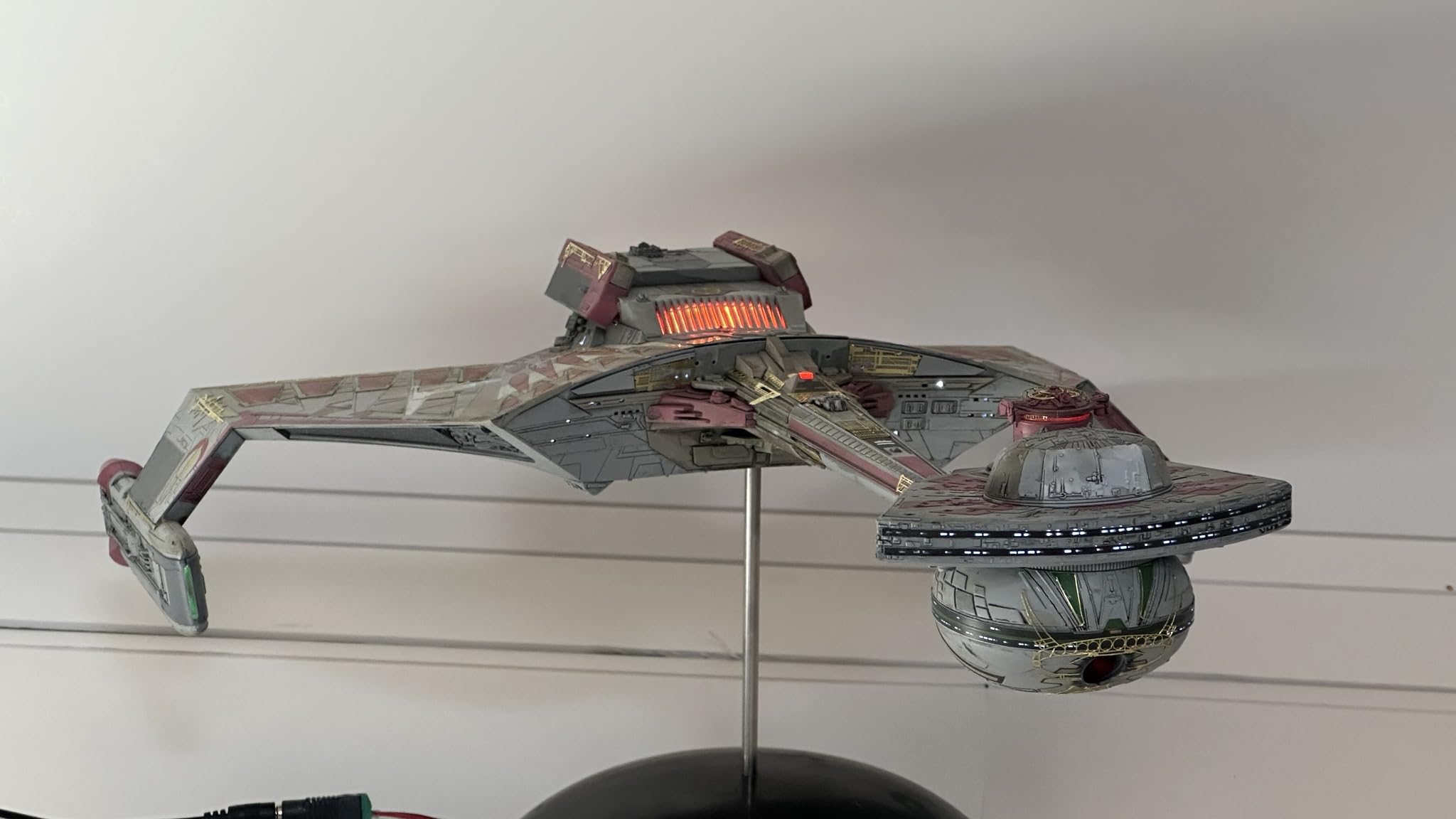 Polar Lights Star Trek 6: The Undiscovered Country Klingon Kronos One - Kit de modelo a escala 1:350