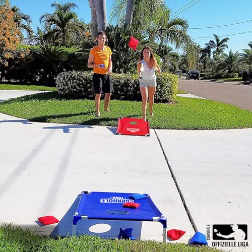 Cornhole Toss – Leicht & Faltbar aus Stoff 90×60 cm – Set mit 2 Boards + 8 Säcken + Tragetasche – Wurfspiel für draußen, Garten, Events – Original Corner