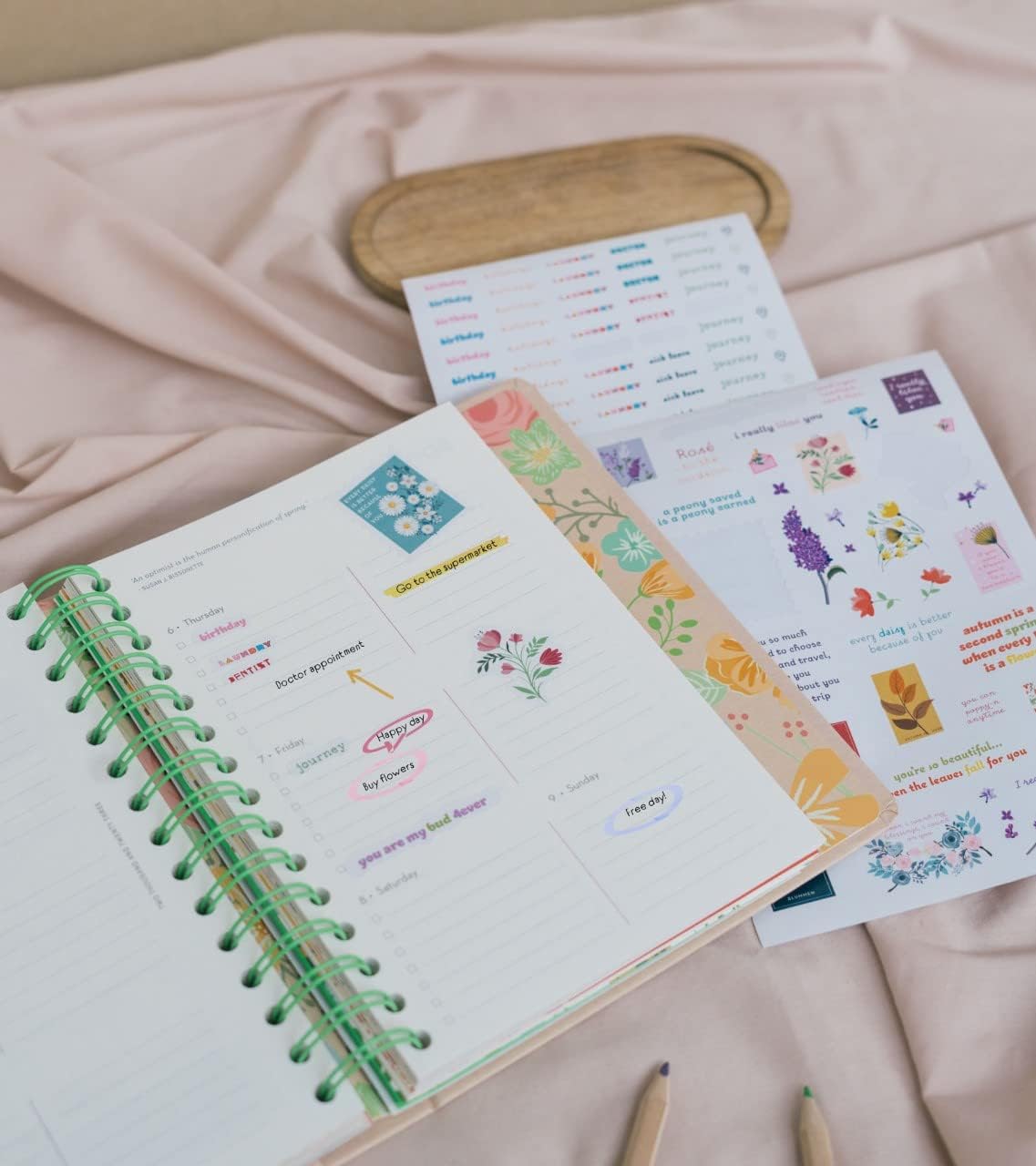 Kokonote Blummen 2023 Diary - 6.3 x 7.8 inches | 16.5 x 20 cm | Academic Week View Diary With Stickers | Cute Flowers Stationery