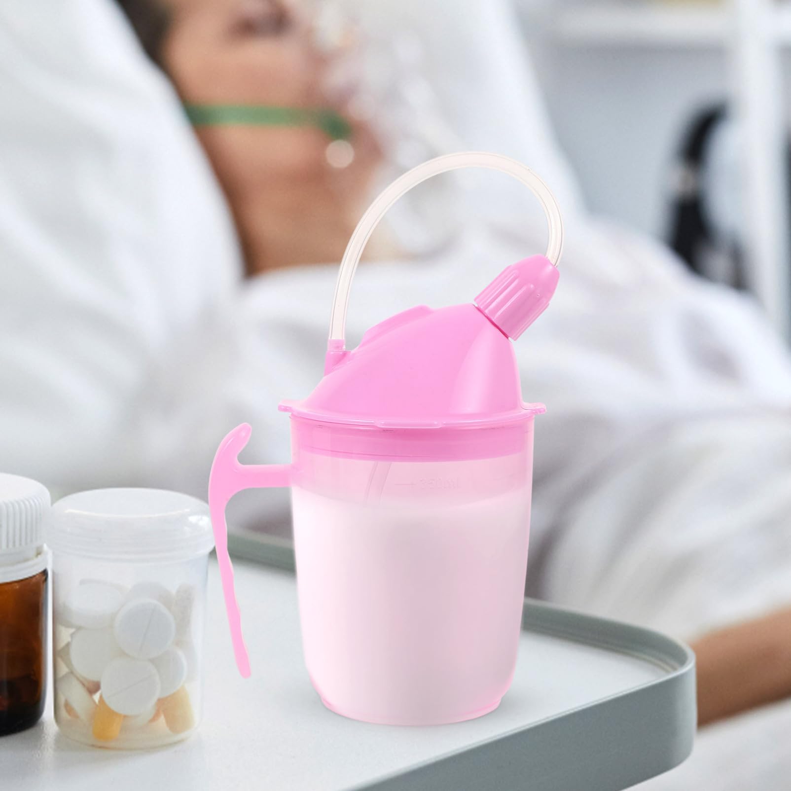 Vaso de Alimentación con Tapa Antirrobo y Pajita para Pacientes Encamados Adultos Mayores y Embarazadas Diseño Prueba de Fugas Capacidad Moderada para Beber Cómodo y Seguro