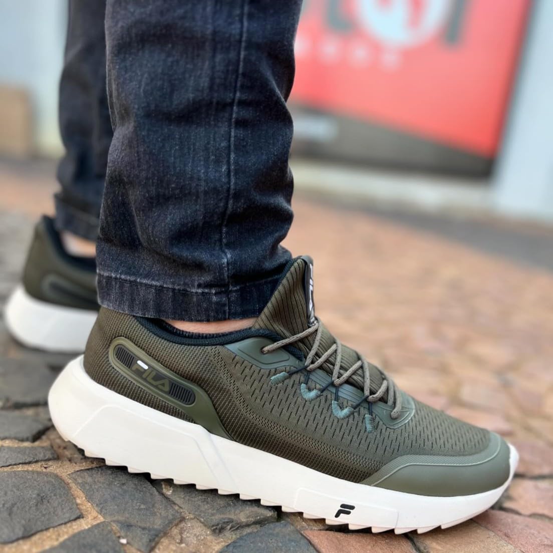 Tênis Fila Step masculino em promoção! Veja a oferta e mais achadinhos de Tênis 7 Hoje é o melhor dia para comprar Tênis Fila Step masculino com aquele preço maroto! Promoção! Aproveite a oferta! 7