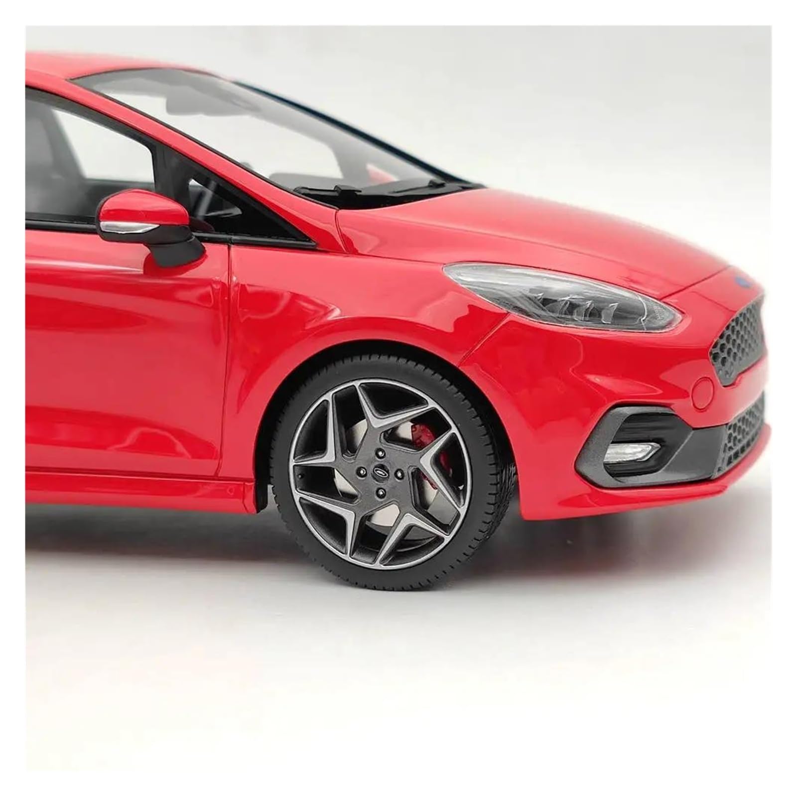Modellino Auto In Resina Rossa Ford Fiesta ST 2020 In Scala 1 18 Decorazione Da Collezione Souvenir