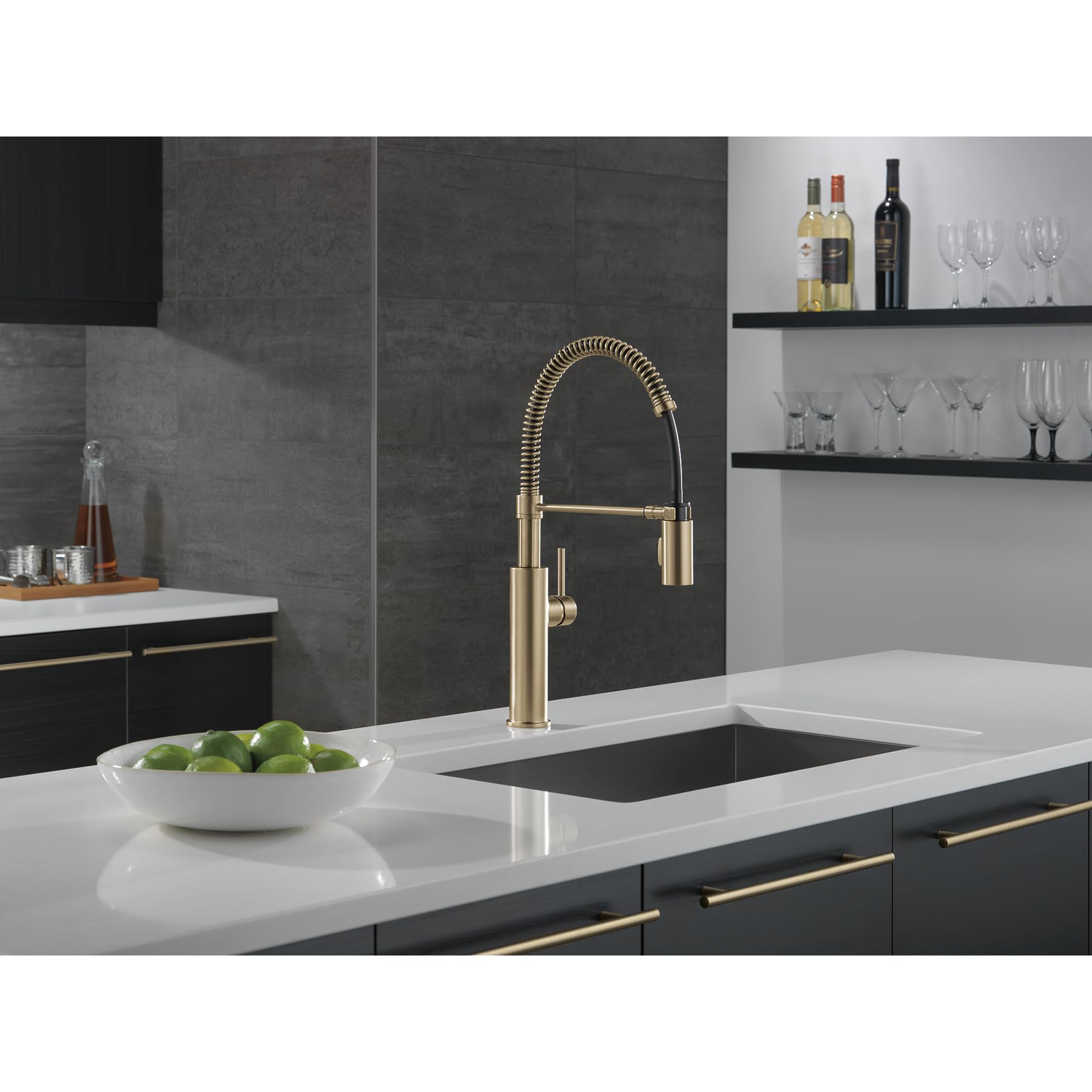 Delta Antoni Pro Style Commercial Kitchen Faucet with Pull Down
