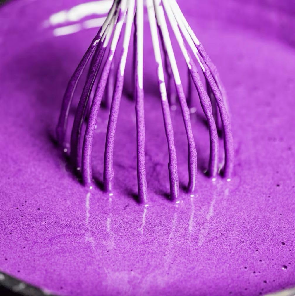 Proszek z Ube ◈ 50 g ◈ 100% czysty, naturalny proszek z ube ◈ Jakość premium ◈ Gwarantowane pochodzenie: Filipiny ◈ Bez dodatków i barwników ◈ Wegański i bezglutenowy ◈ Idealny do napojów i wypieków