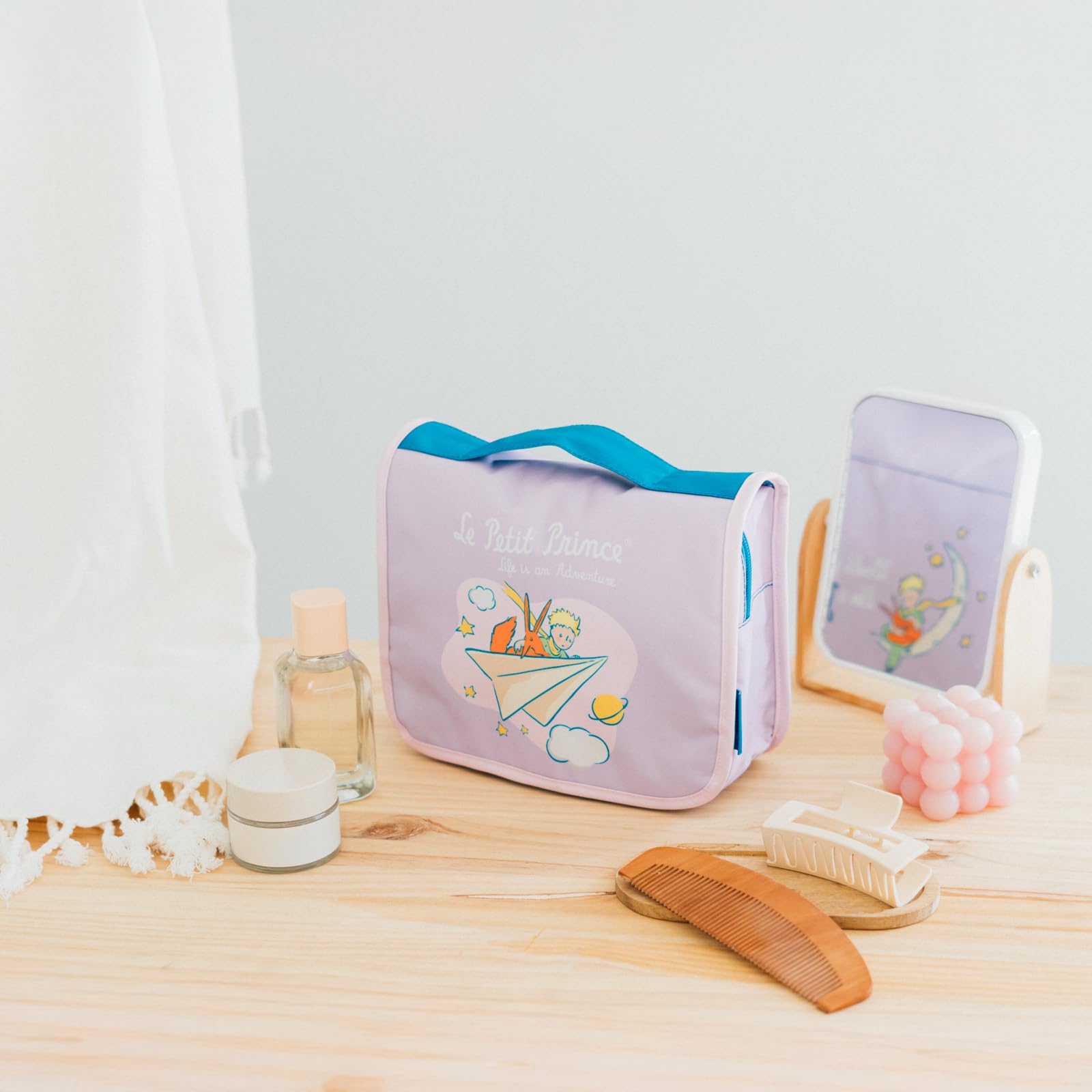 Grupo Erik Hanging Toiletry Bag - The Little Prince - Image 3