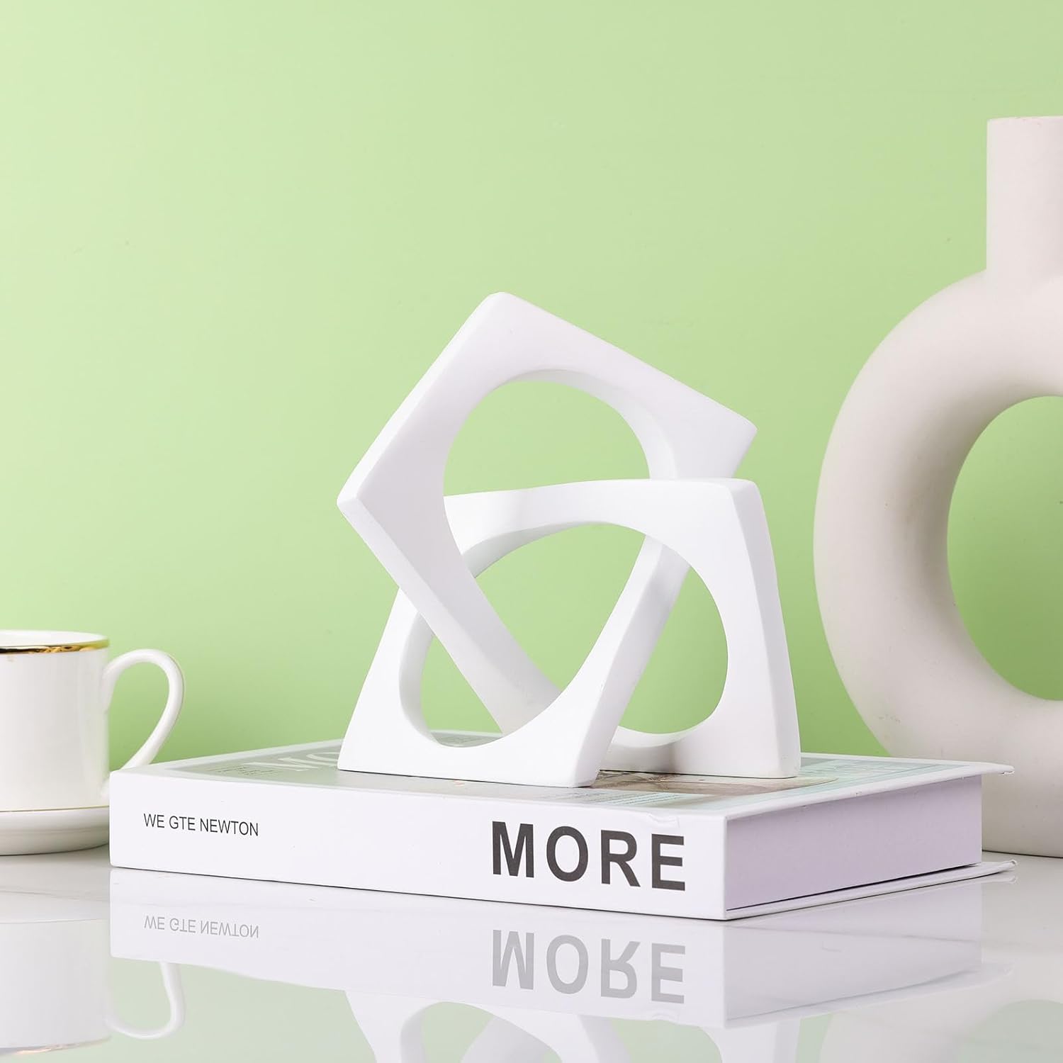 XMGZQ White Knot Statue for Coffee Table Centerpiece Decor,Modern Abstract Art Geometric Sculpture and Figurines, Home Decor Accent,Cube Knick Knacks for Shelves,Bookshelf,Entryway,Floating