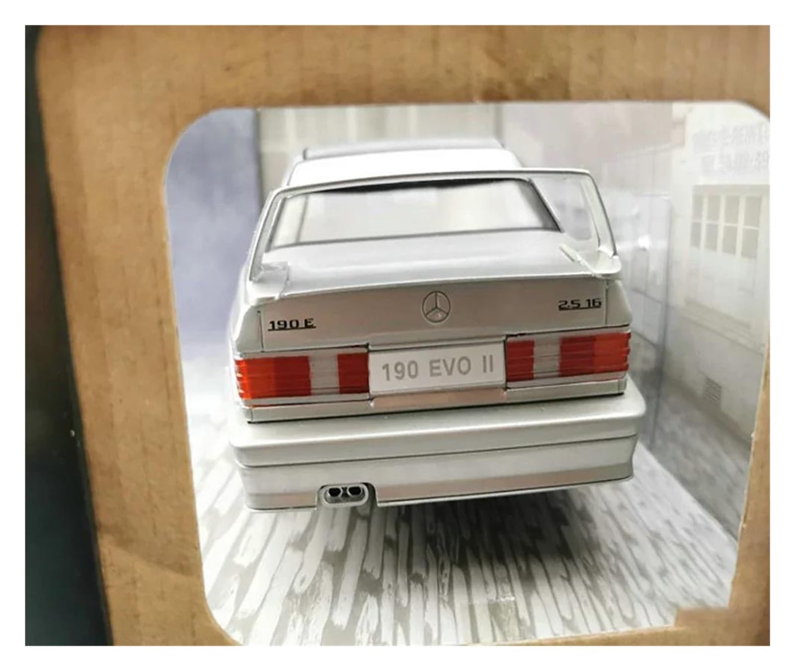 Metallo Scala Replica 1 18 per Benz 190e Evolution modello di auto sportiva retrò in lega pressofusa collezione decorazioni per la casa Hobby Veicoli Giochi Set