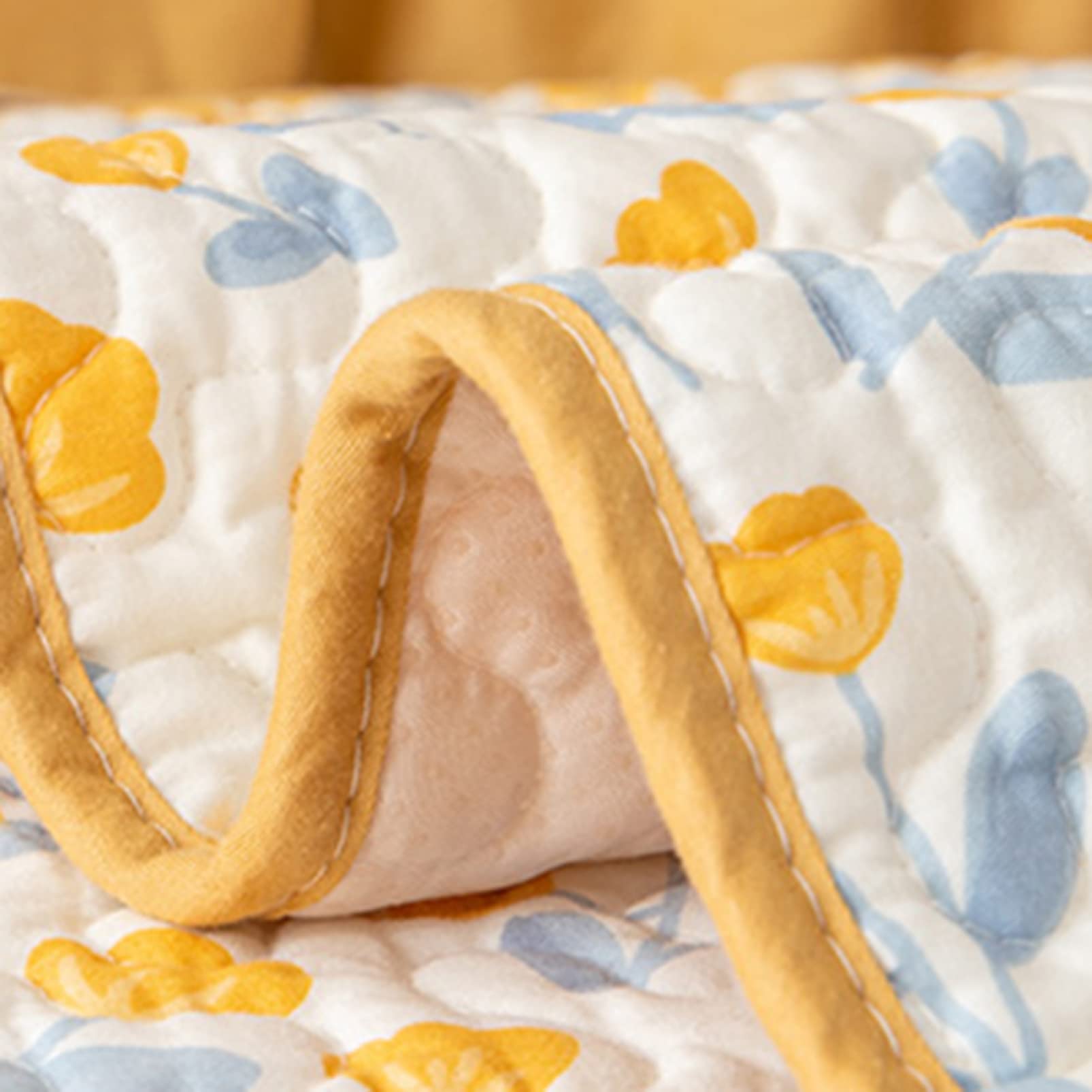 Amazon｜マルチカバー フリル付き 100 綿 ベッドカバー キルティング