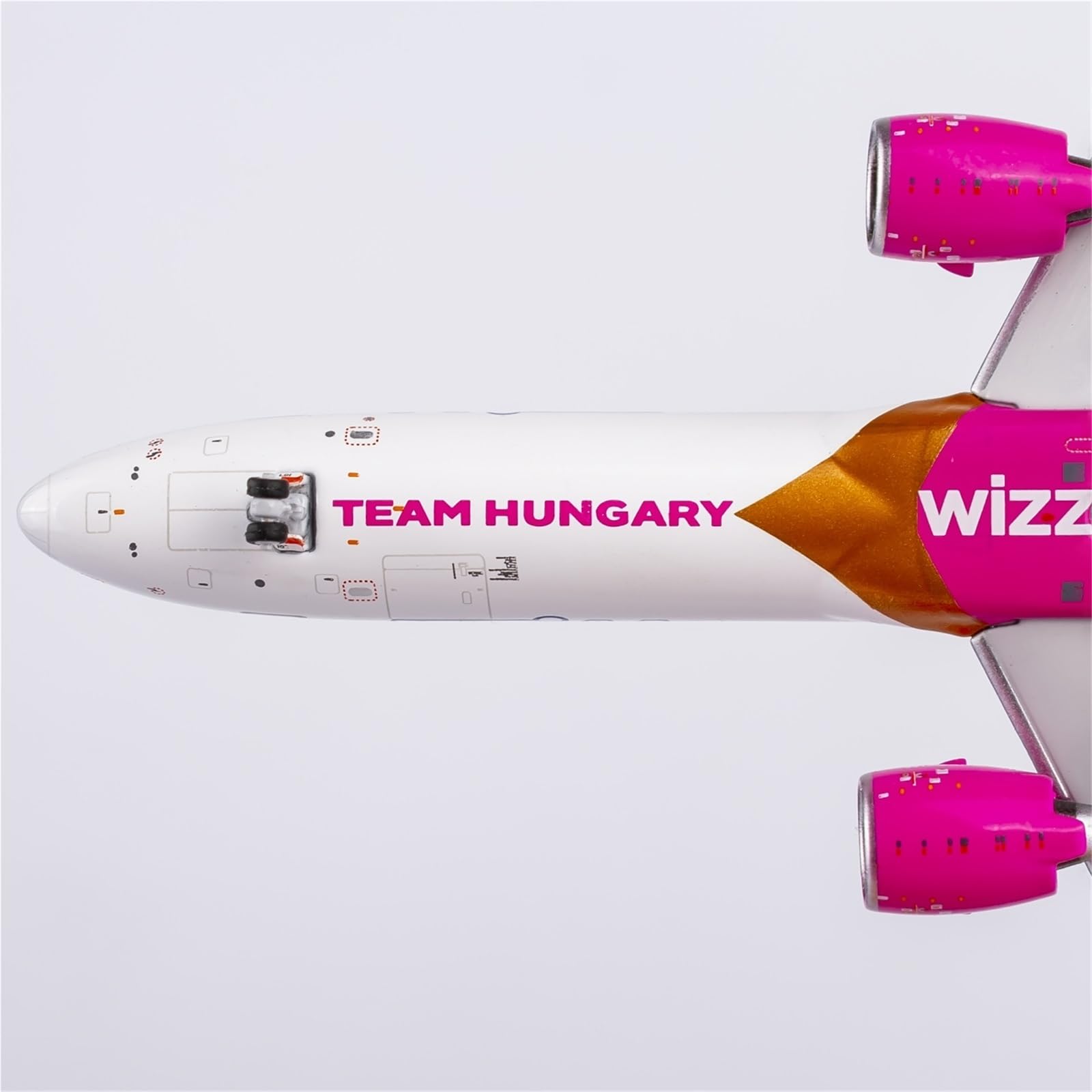 Repliki modeli samolotów 11CM 1/400 wielkoskalowy model samolotu do Wizz Air A321neo HA-LGI statyczny wykończony samolot kolekcjonerski miniaturowy model samolotu