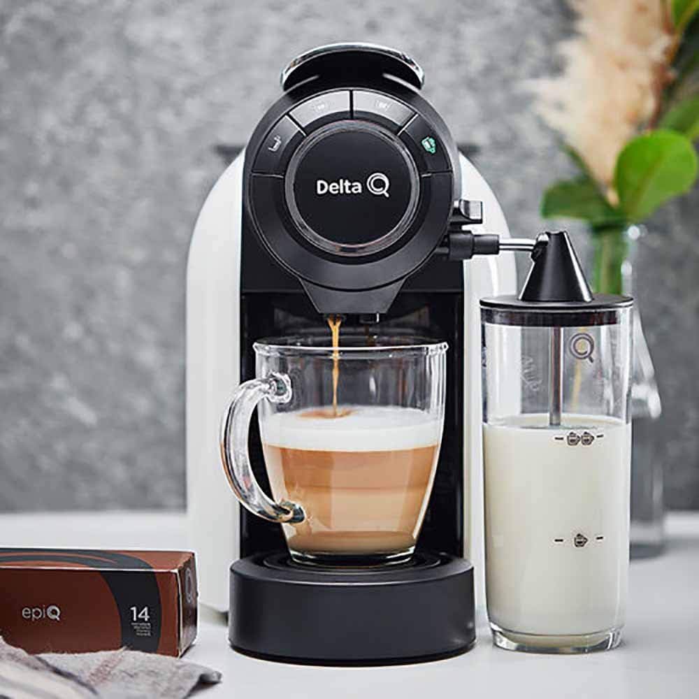 Amazon.com: Delta Q - Máquina de espresso portuguesa increíble, MilkQool  Evolution, color negro : Hogar y Cocina