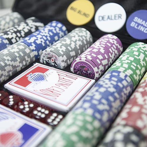 Miniatura 8 de THUNDERBAY Juego de 500 fichas de póquer compuesto de arcilla con estuche de aluminio, dos barajas de cartas, distribuidor y botón ciego y 5 dados