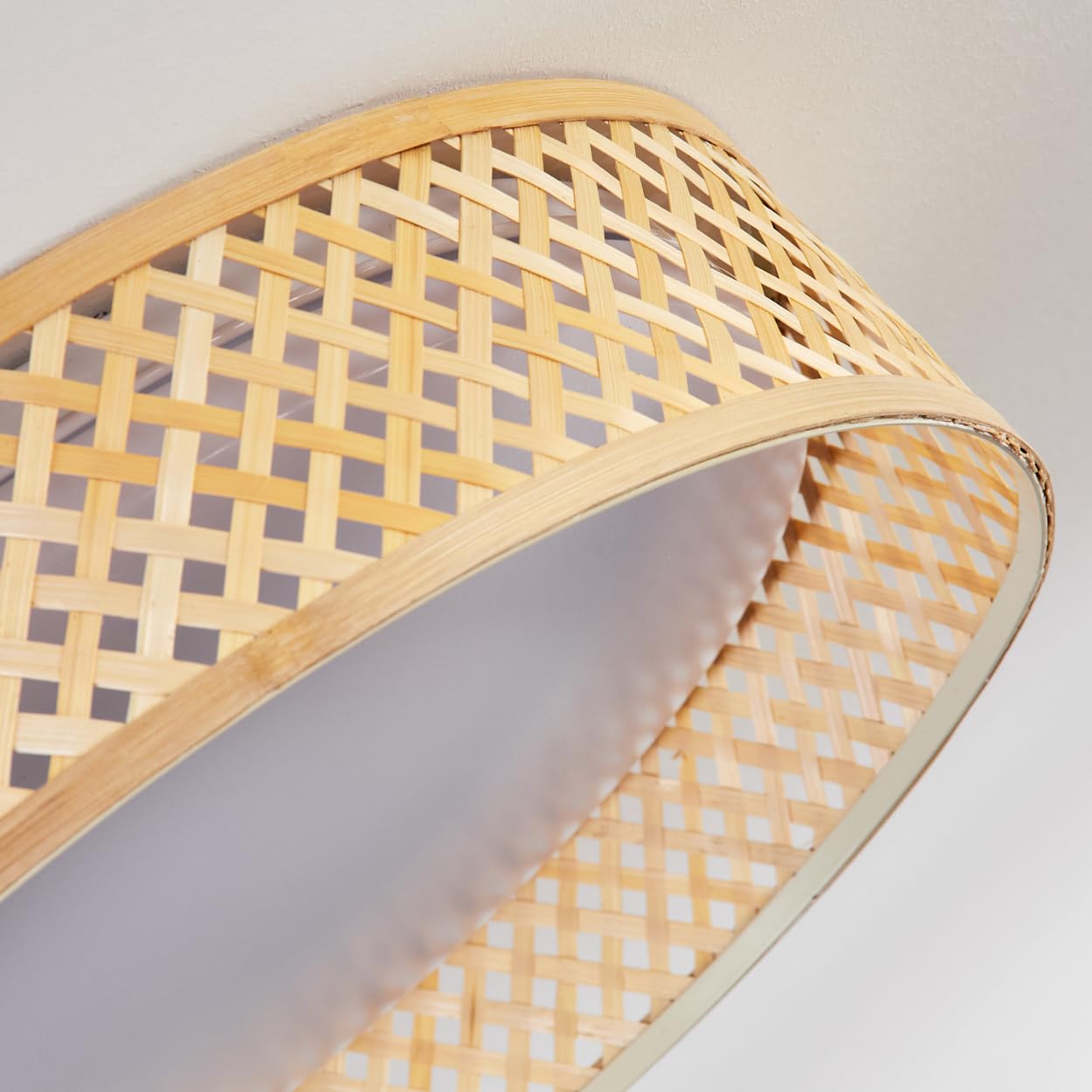 HOFSTEIN LED Deckenleuchte Barroco, dimmbare Deckenlampe aus Metall/Bambus/Kunststoff in Weiß/Natur, Boho-Leuchte mit Memory-Funktion, CCT einstellbar, Fernbedienung, 24 Watt, Wohnzimmer, Schlafzimmer