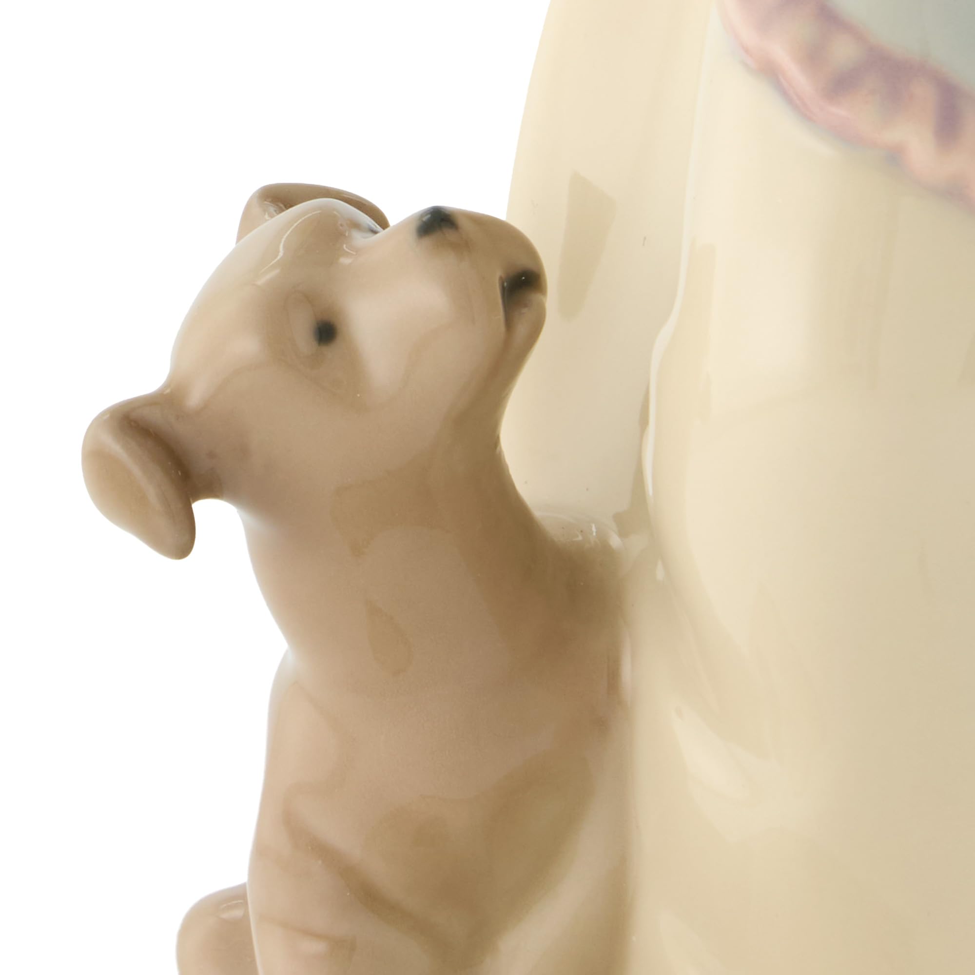 NAO El Cumpleaños del Perrito. Figura Decorativa de Una Niña en Porcelana Brillo. Figurita Ornamental Infantil de Una Niña con Un Cachorro Decorada en Tonos Pastel