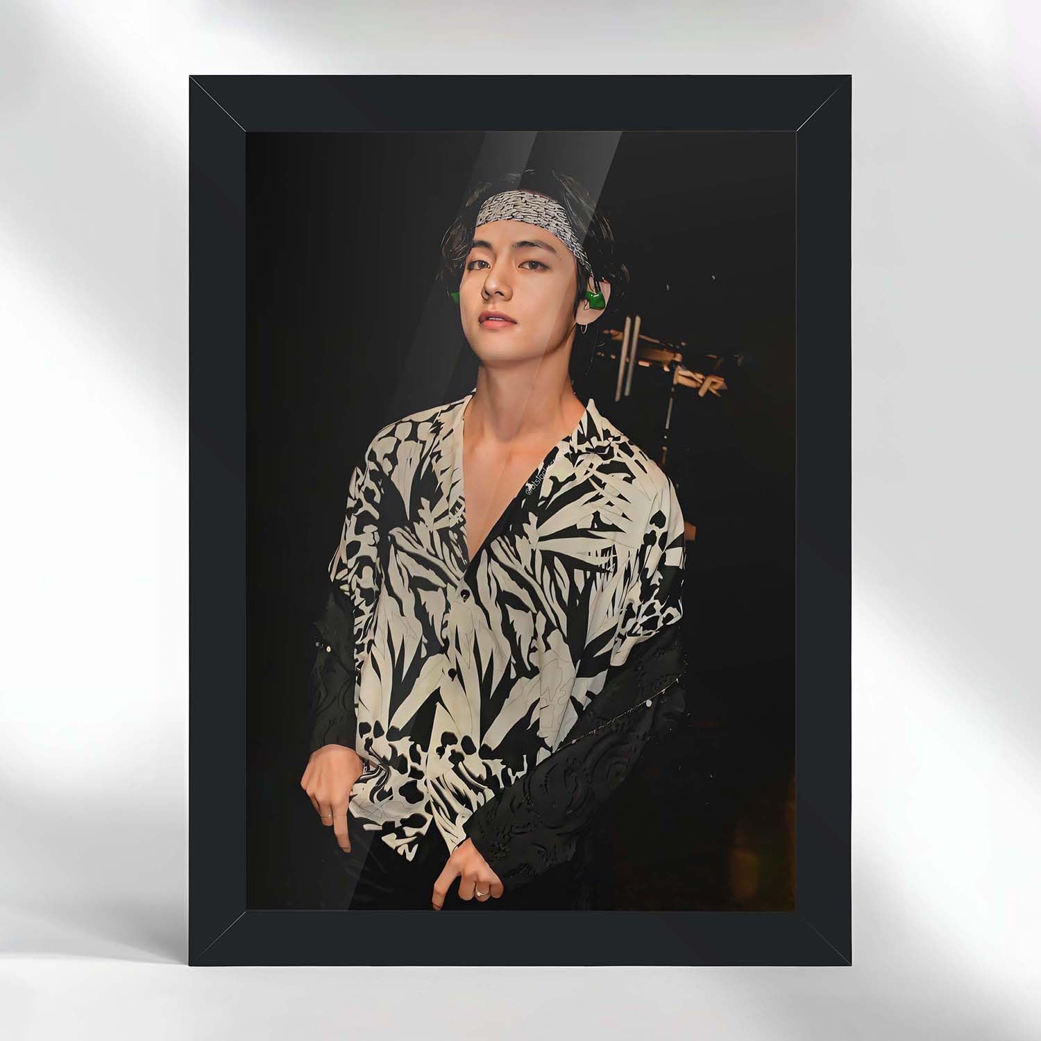 BTS 防弾少年団 TAEHYUNG V フォトフレーム A4 額縁 テヒョン BTS 防弾少年団 TAEHYUNG V フォトフレーム 額縁 テヒョン テテ