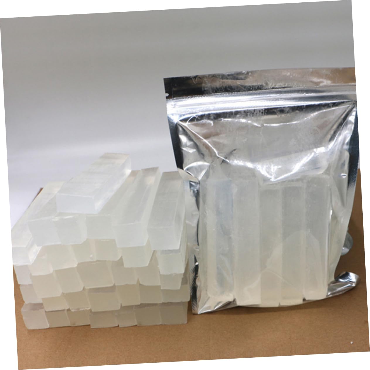 Housoutil Base per Sapone Trasparente da Sciogliere e Versare Senza Profumo Base Vegetale 1000g Idratante, per Sapone Fai da Te e Lavori Creativi