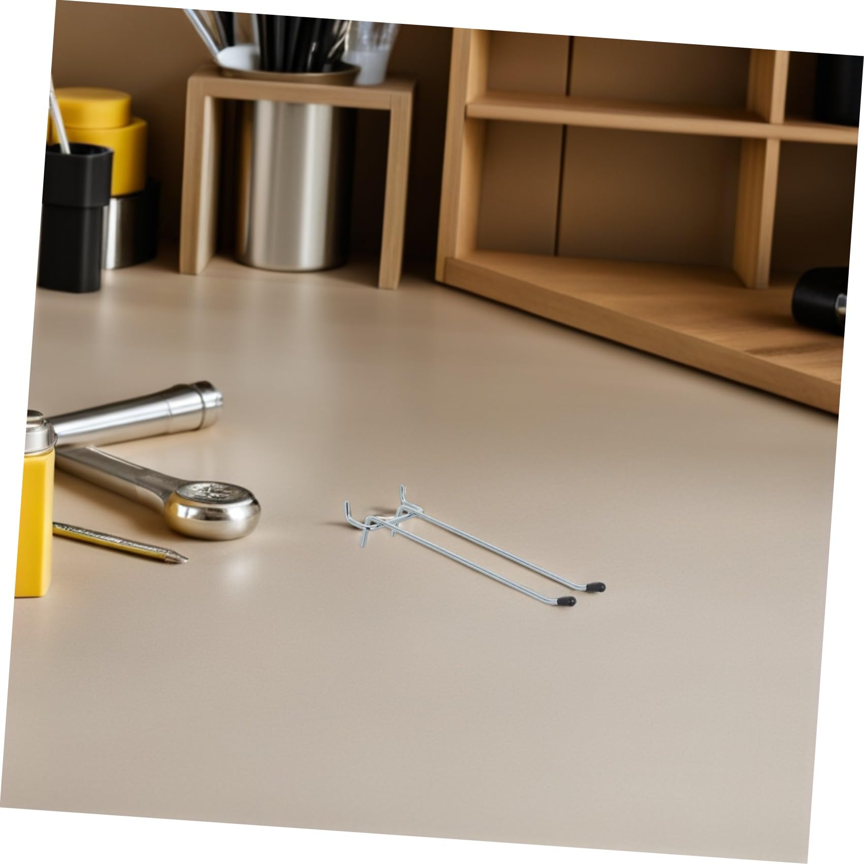 NUOBESTY 10 Pezzi Ganci per Pannello Forato in Ferro da 6 Pollici, Capacità 7-11lb, Facile Installazione e Versatilità, per Piccoli Oggetti e Chiavi in Cucine e Studi