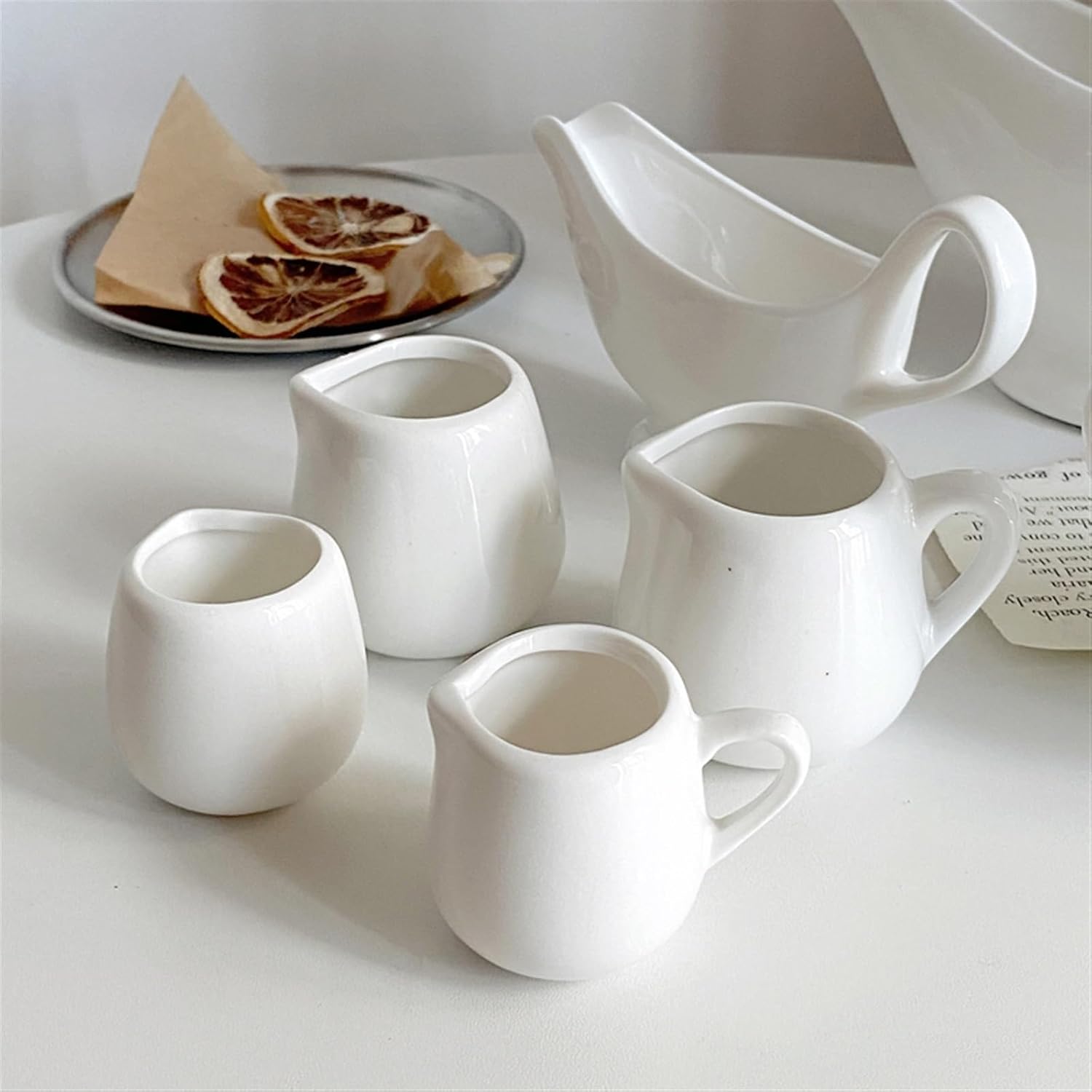 Gravy Boat Ceramic Milk SpoonSauce BoatCoffee Milk PotWhite Ceramic Milk Pot No Handle Gravy Boat Stands(100ML)
