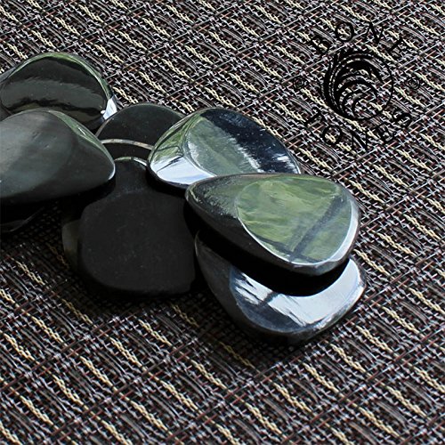 Bone Tones Corne de buffle noire (1), médiators de luxe - Les Beatles, Paul McCartney, John Lennon, RIngo Starr, George Harrison Bone Tones Corne de buffle noire (1), médiators de luxe – Image 5