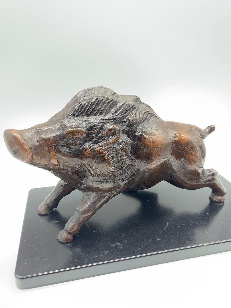 イノシシ 置物 オブジェ ブロンズ像 木彫り Amazon.co.jp: イノシシ 置物 オブジェ ブロンズ像 木彫り