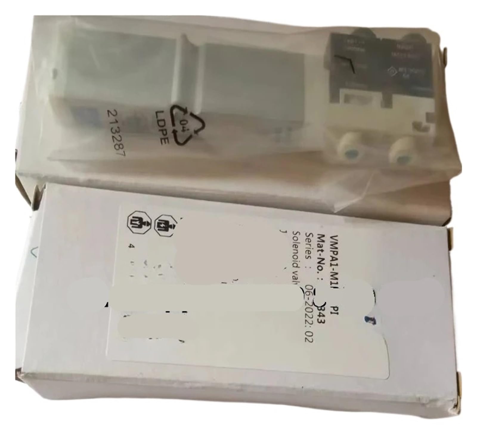 CJKXPZMH 1 x Solenoid Valve VMPA1-M1H-J-PI 533343