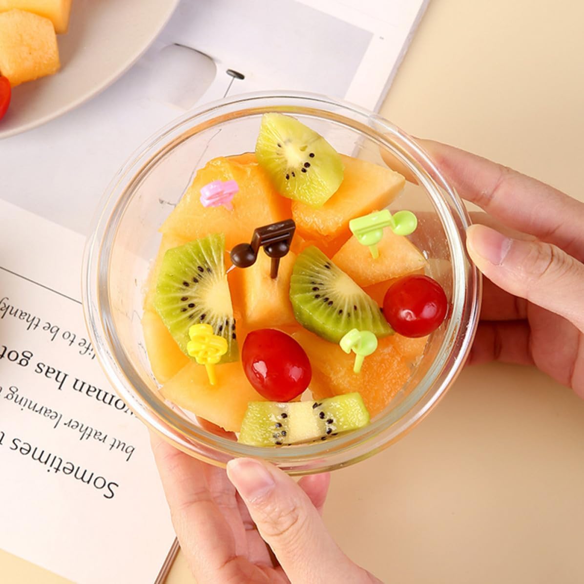 32pcs Decorative Plastic Fruit Picks for Cocktails and Melon Cubes