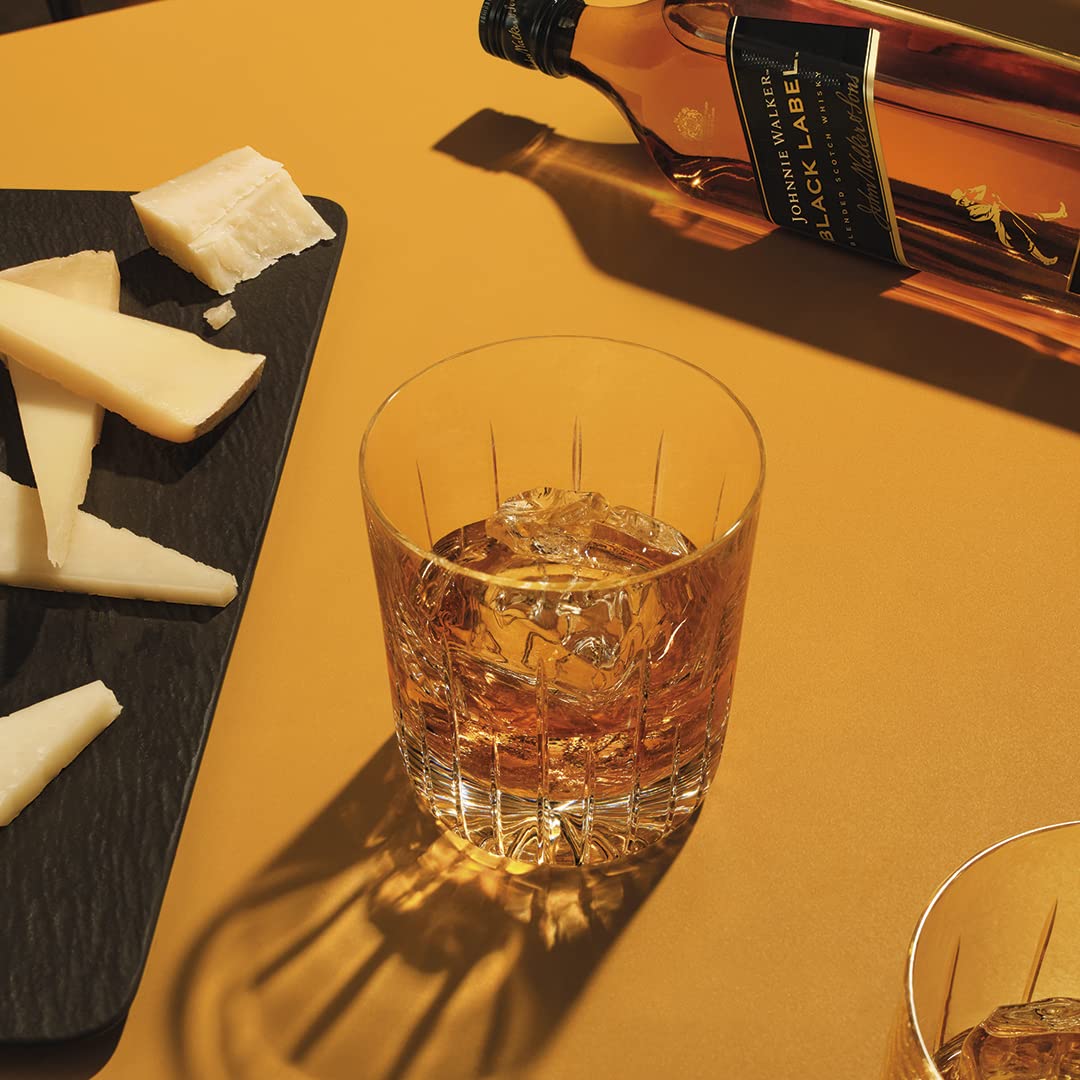 Johnnie Walker Black label, Whisky escocés blended 12 años, 700 ml — view 4