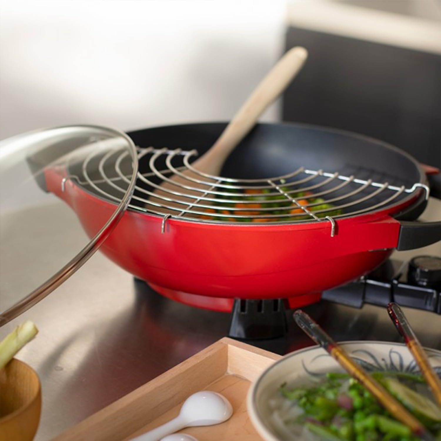 BM TOOLS Wok électrique Livoo DOC128A - Capacité 4 L, Ø 33,5 cm - Puissance 1500 W - Revêtement antiadhésif