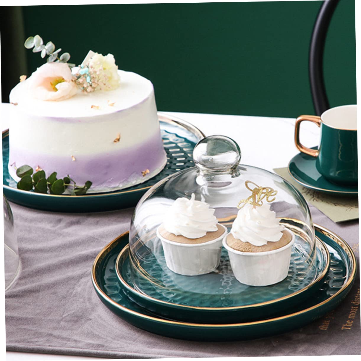 Kuchenserviertablett aus Keramik mit Deckel, Grün, Elegant | Glasglocke, Dekorative Präsentationsplatte für Dessert und Gebäck, Leicht zu Tragen, Formstabil