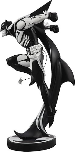 Miniatura 3 de McFarlane Toys - DC Direct Batman White Knight por Sean Murphy (Batman Black & White) Sketch Edition Variant Resin Statue