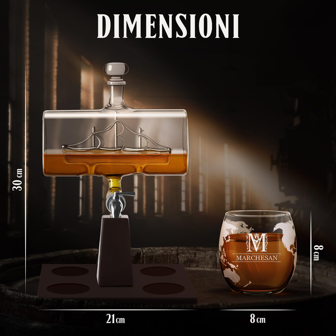 Maverton Decanter per Whisky in vetro - incisione personalizzata - Caraffa da 1000 ml con una nave all’interno + 4 Set bicchieri whisky - idea regalo per l’uomo - nobile