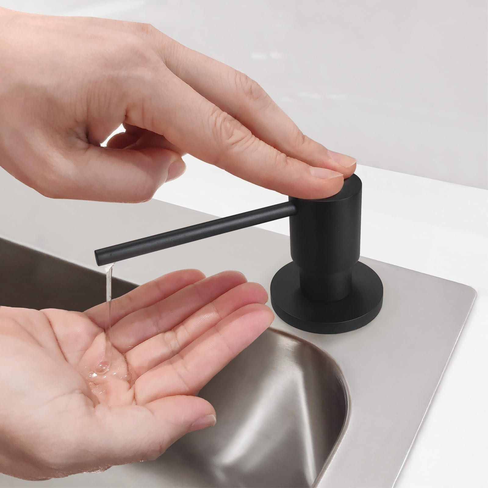 EADOT Distributeur de savon en laiton pour évier de cuisine, comptoir, évier, bouteille de 500 ml, recharge intégrée par le haut avec long bec (noir mat)