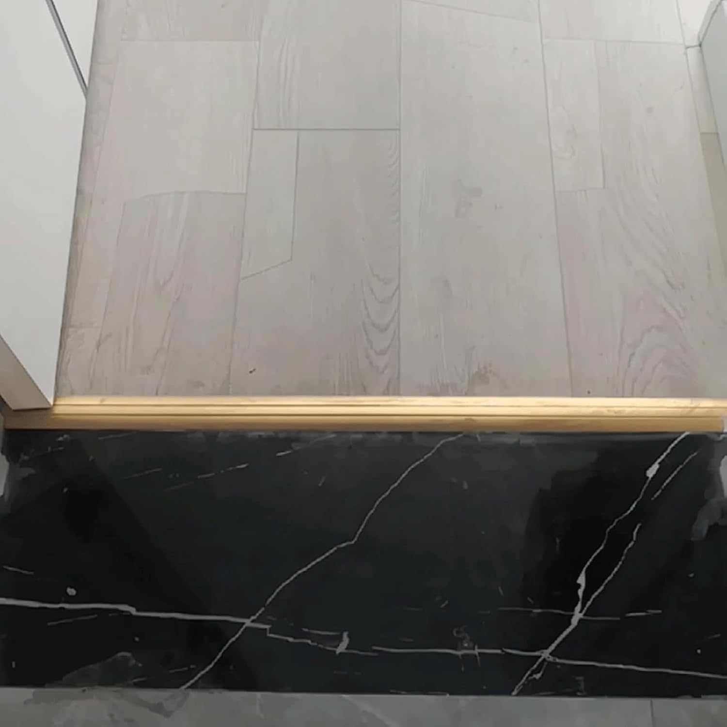 Floor Transition Strip 5cm Wide Aluminum Threshold Reducer Floor Divider Strip,Anti-Slip Flooring thresholds Edge Trim Easy to Install(Black,90cm)