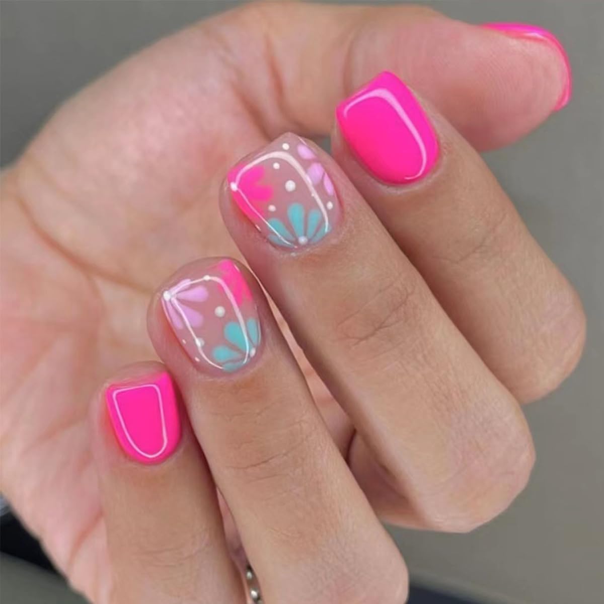 Flower Press On Nails Short Square Fake Nails With Light Blue Pink Flowers Design Glossy Cute False Nails Artificial Reusable Glue On Nails Short Nails Press ons Full Cover Stick On Nails for Women 24