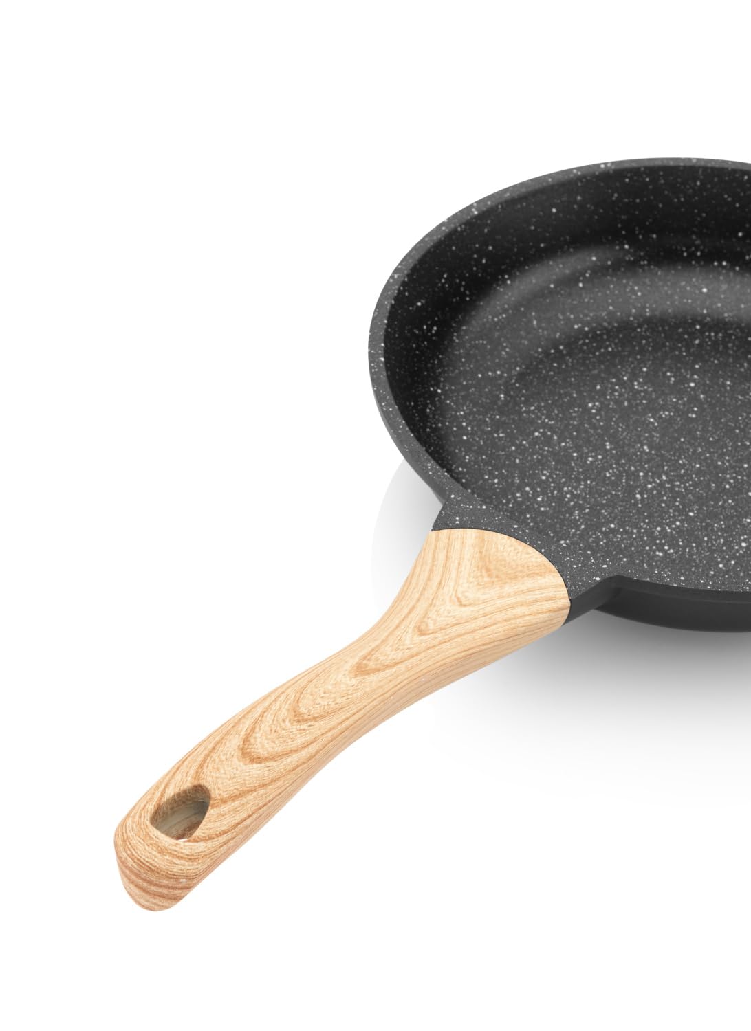 ETA Tytanowa patelnia indukcyjna I Titanium II I patelnia 24 cm I nadaje się do płyt indukcyjnych I powłoka zapobiegająca przywieraniu I nie zawiera PFOA kadmu I wszystkie rodzaje kuchenek I można myć