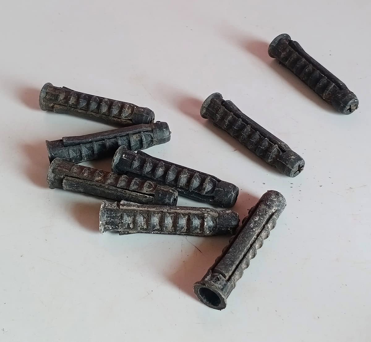 plastic wall plug for screw (10mm) black (ppk - 0017) 20 pcs (50mm length)