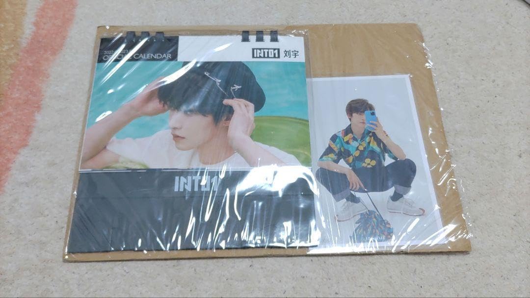 INTO1 オフィシャルECOカレンダー Amazon.co.jp: INTO1 Official ECO Calendar Liu Yu Liu Yu